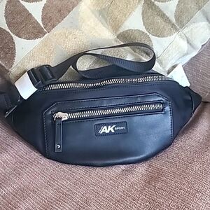 🔴SOLD🔴Anne Klein Belt Bag Black New Shoulder Hiking Sling Fannie Pack